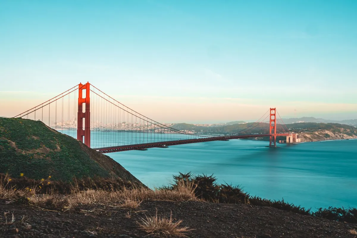 Golden Gate Bridge vista de São Francisco, Califórnia