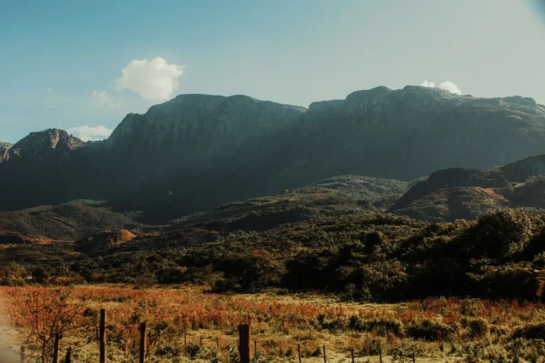 Serra do Corvo Branco: corte de rocha e status das obras