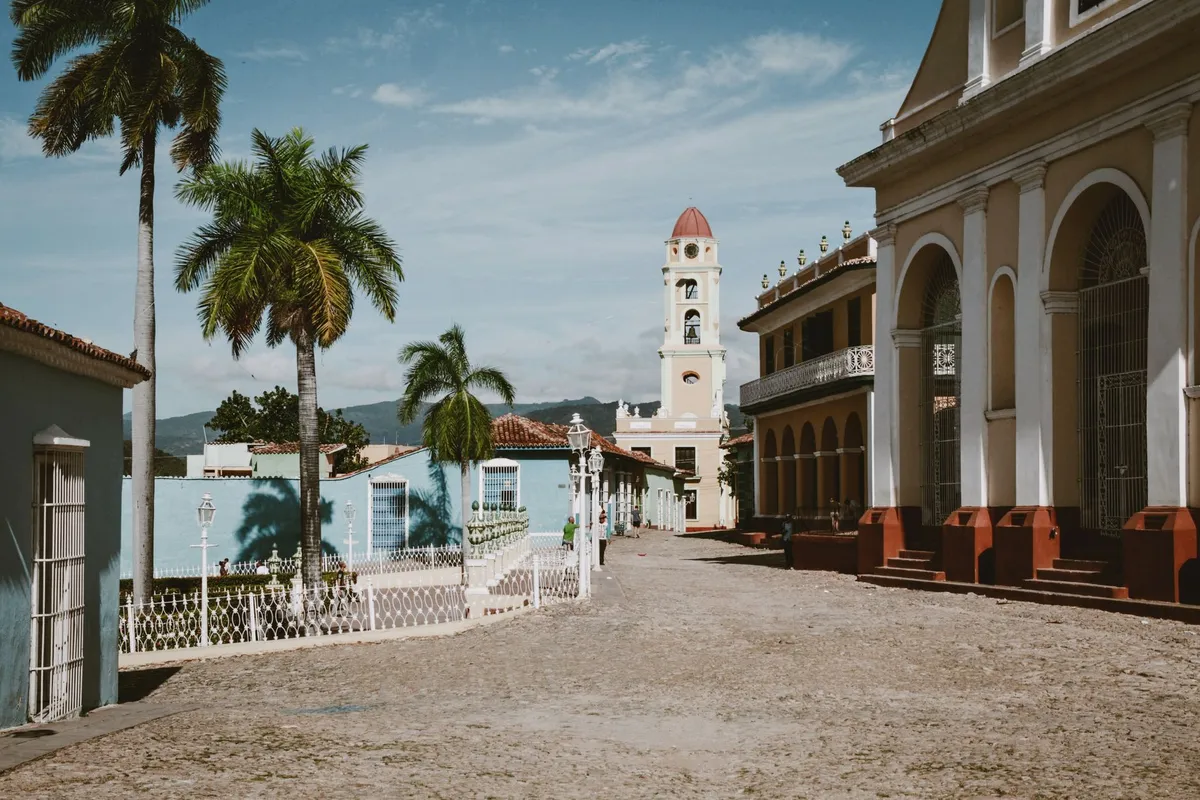 Rua de pedra no centro histórico de Trinidad, Cuba