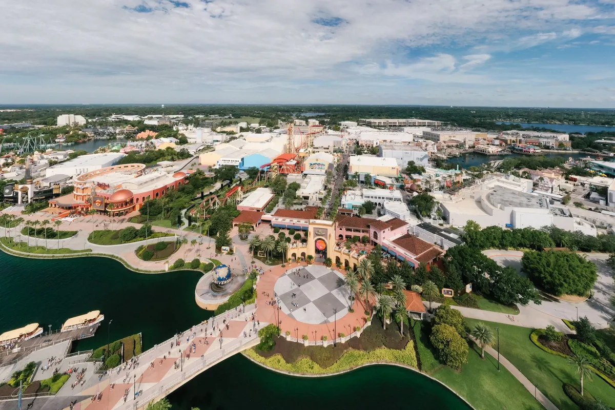 Vista de parque temático em Orlando