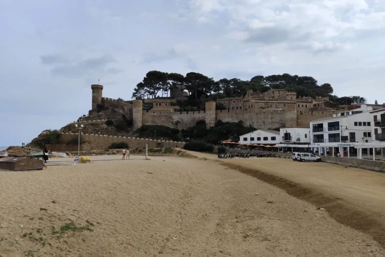 Tossa de Mar: guia da vila medieval na Costa Brava