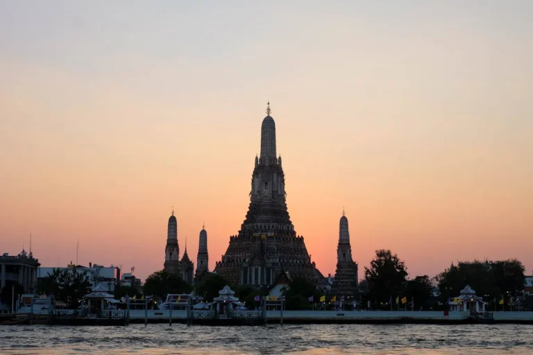 Wat Arun: ingresso, horário e como chegar sem perder tempo