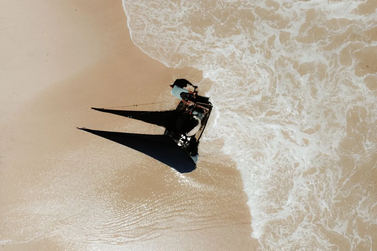 Barco tradicional em praia de Morro de São Paulo