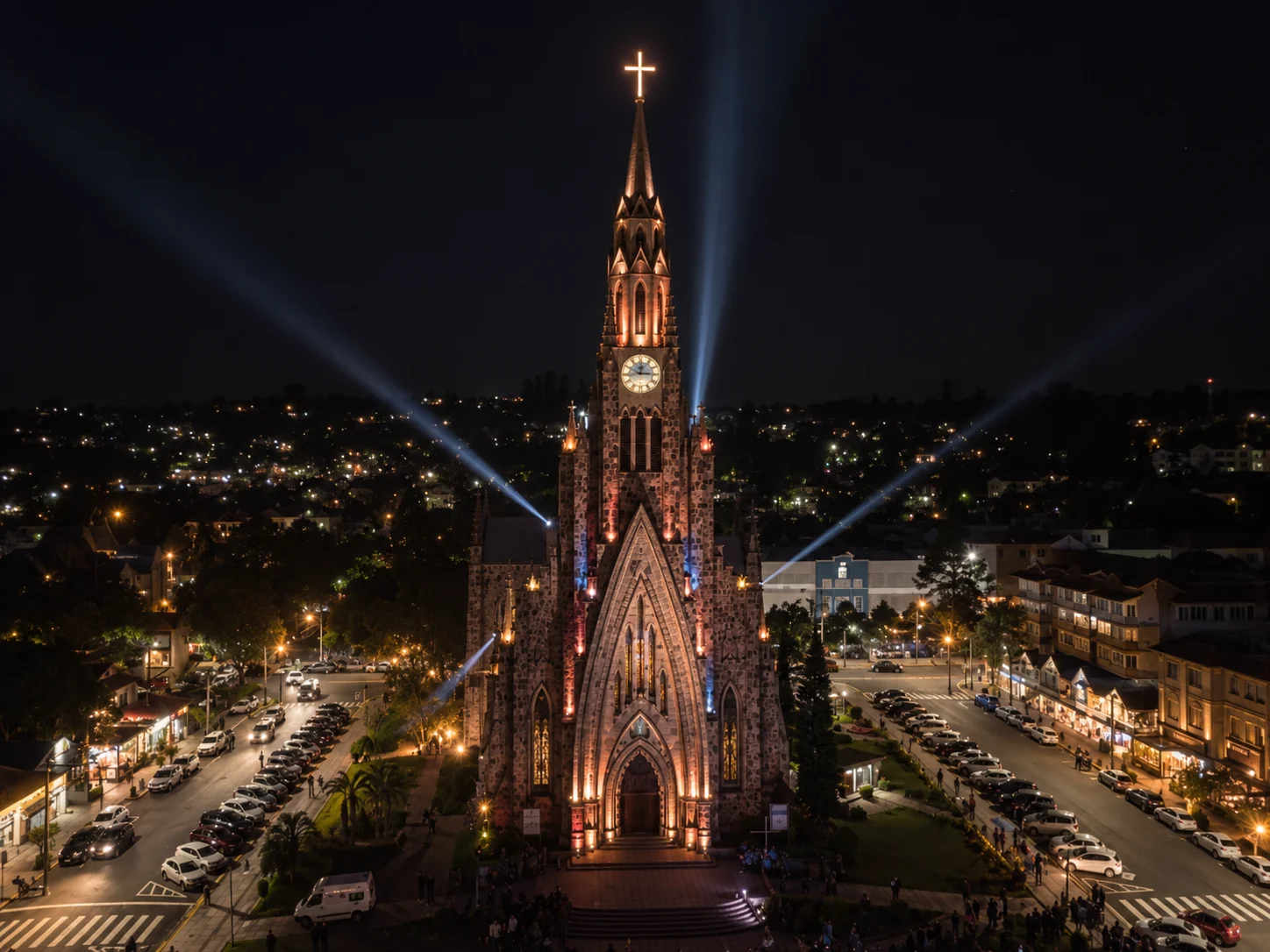 Vue aérienne nocturne de la Catedral de Pedra illuminée dans le centre de Canela