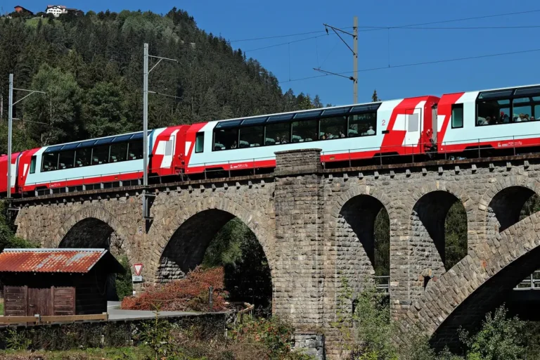 Glacier Express: o trem mais lento e bonito da Suíça