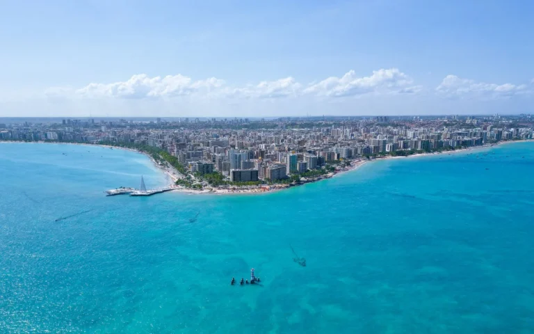 Réveillon em Maceió 2027: festas públicas, privadas e como planejar