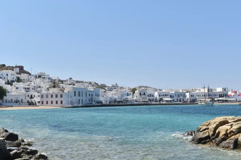 Mykonos: festas, praias e quanto custa de verdade