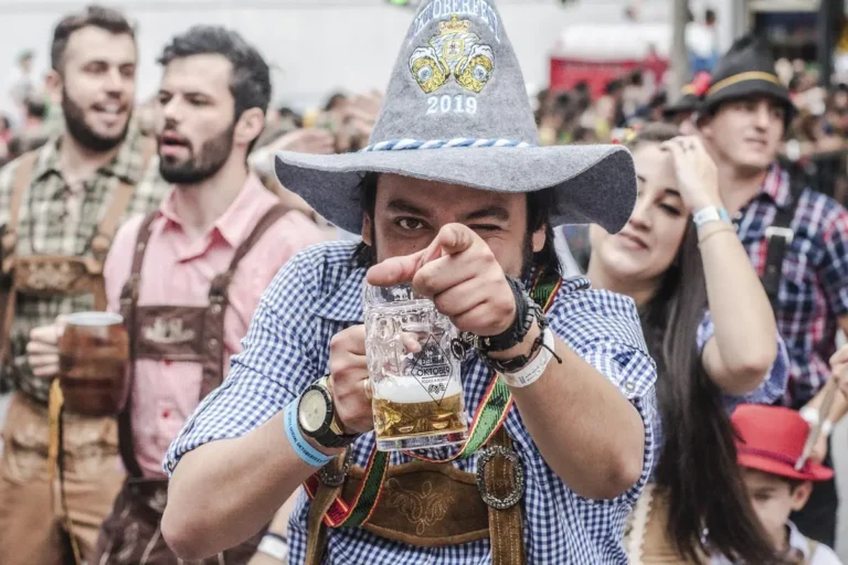 Oktoberfest Blumenau 2026: ingressos, transporte e Vale Europeu