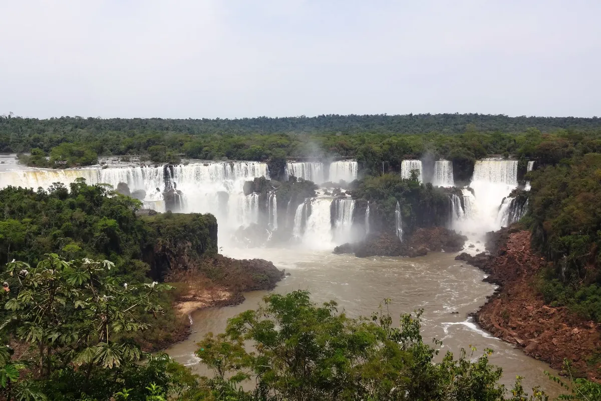 Vista panorâmica das Cataratas do Iguaçu