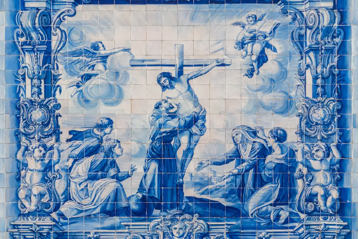 Detalhe dos azulejos da Capela das Almas no Porto