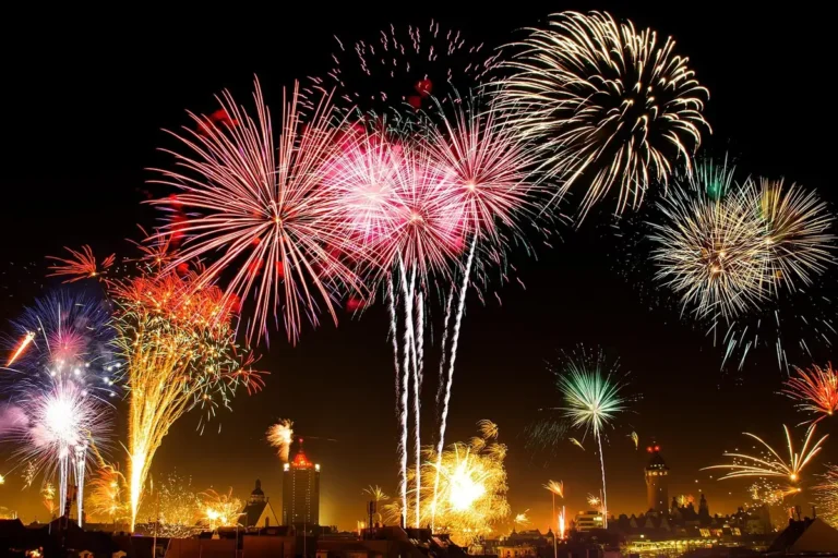 Fogos de artifício na virada de ano na praia