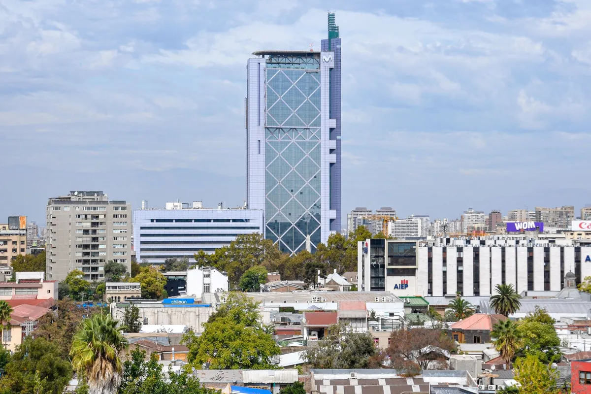 Edificios de Providencia en Santiago, base de alojamiento para el viaje de Fin de Año