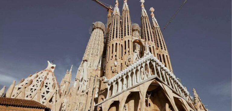 Templo da Sagrada Família em Barcelona, A "Basílica de Gaudí"