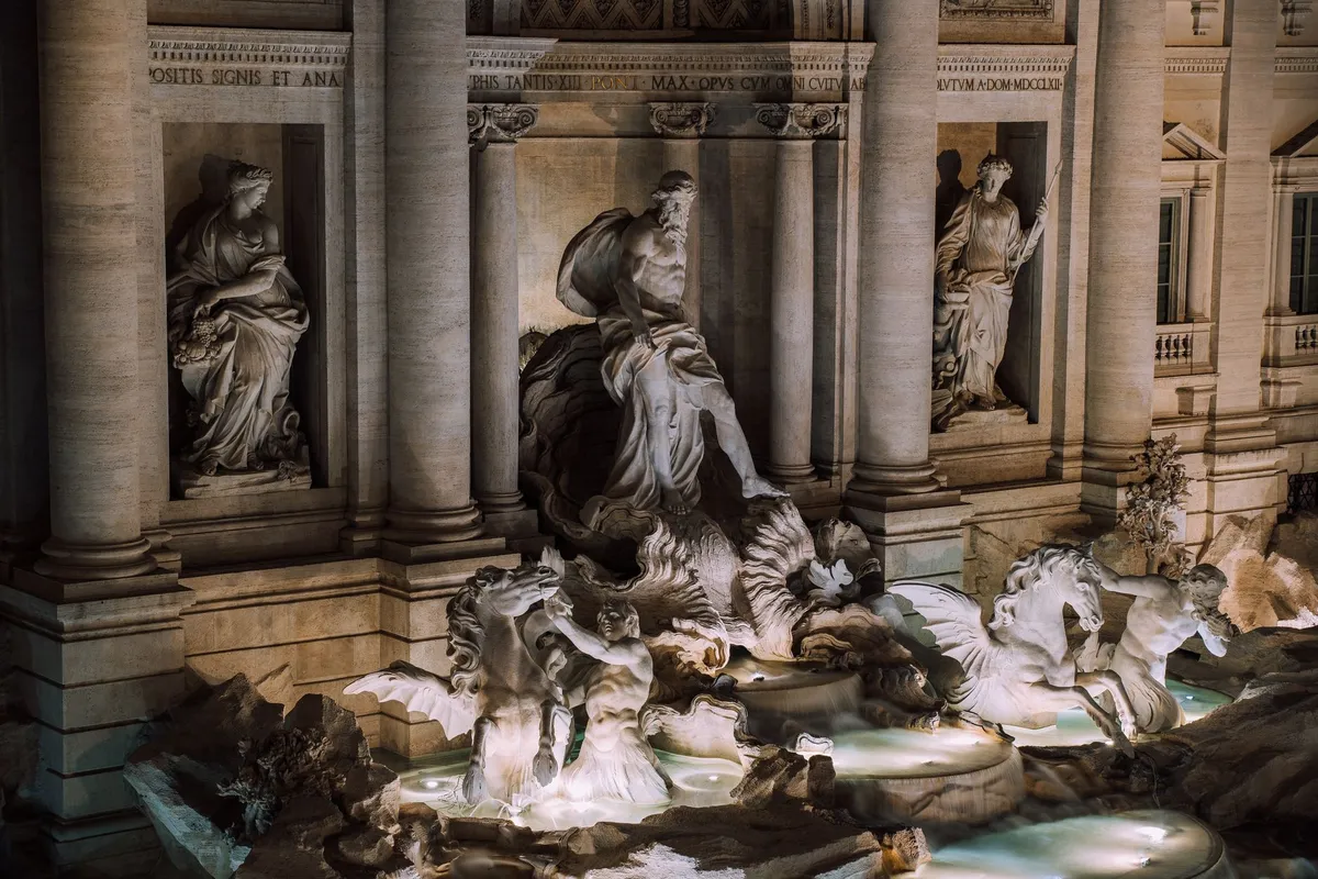 Esculturas da Fontana di Trevi em Roma