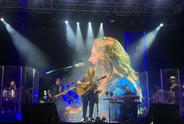Ana Carolina em Curitiba: turnê 25 Anas no Cine Lido