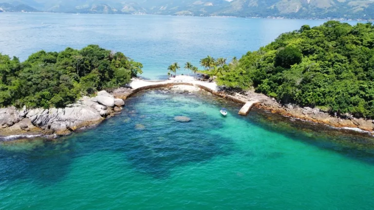 Azul Conecta vende voos de verão para Angra dos Reis