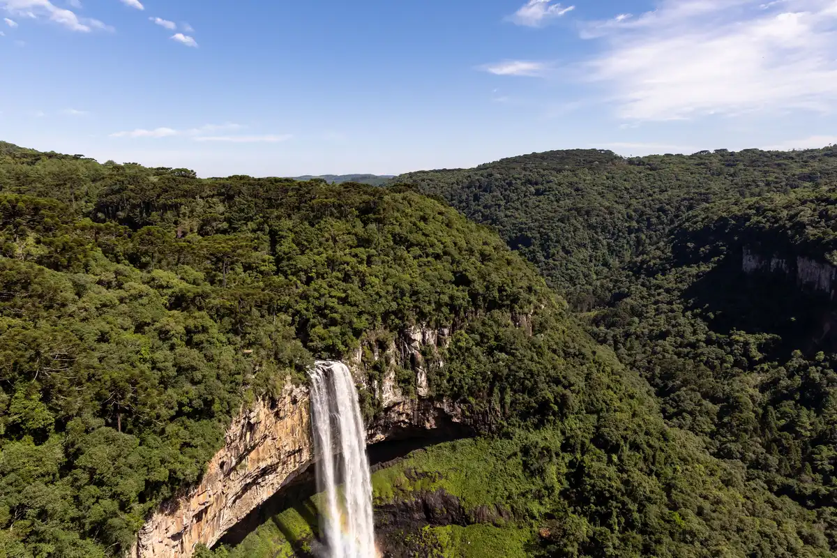 Vista aérea da Cascata do Caracol, em Canela, na Serra Gaúcha