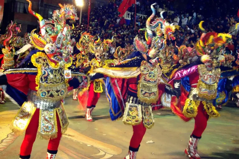 Carnaval de Oruro 2027: datas, arquibancadas e onde ficar