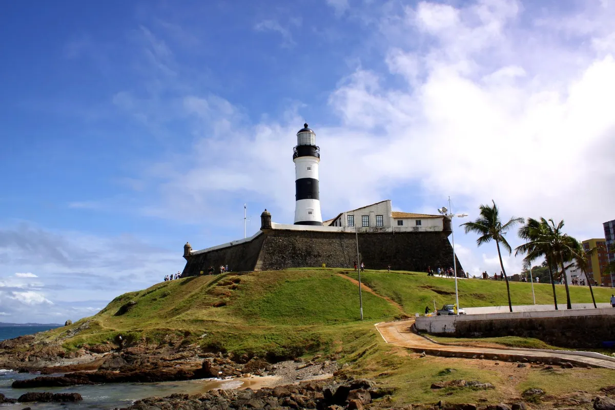 Farol da Barra, em Salvador, ponto de partida do circuito Barra-Ondina