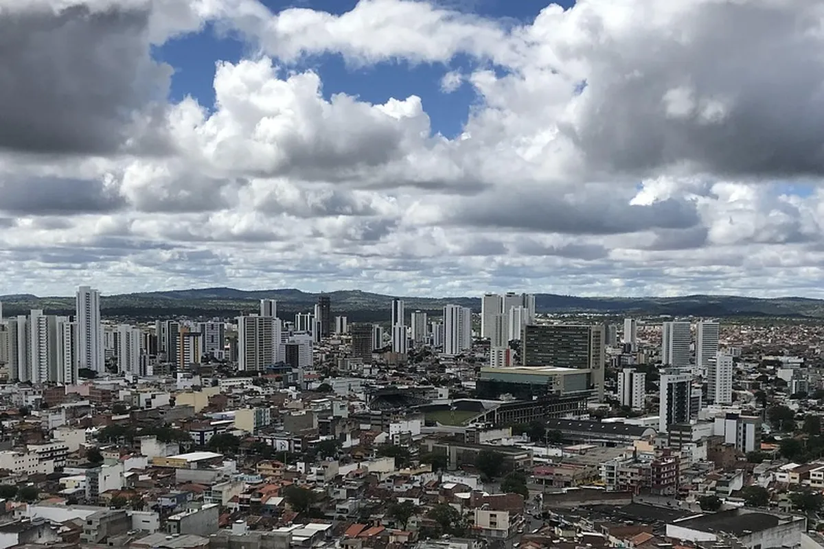 Vista de Caruaru a partir do Morro do Bom Jesus, em Pernambuco