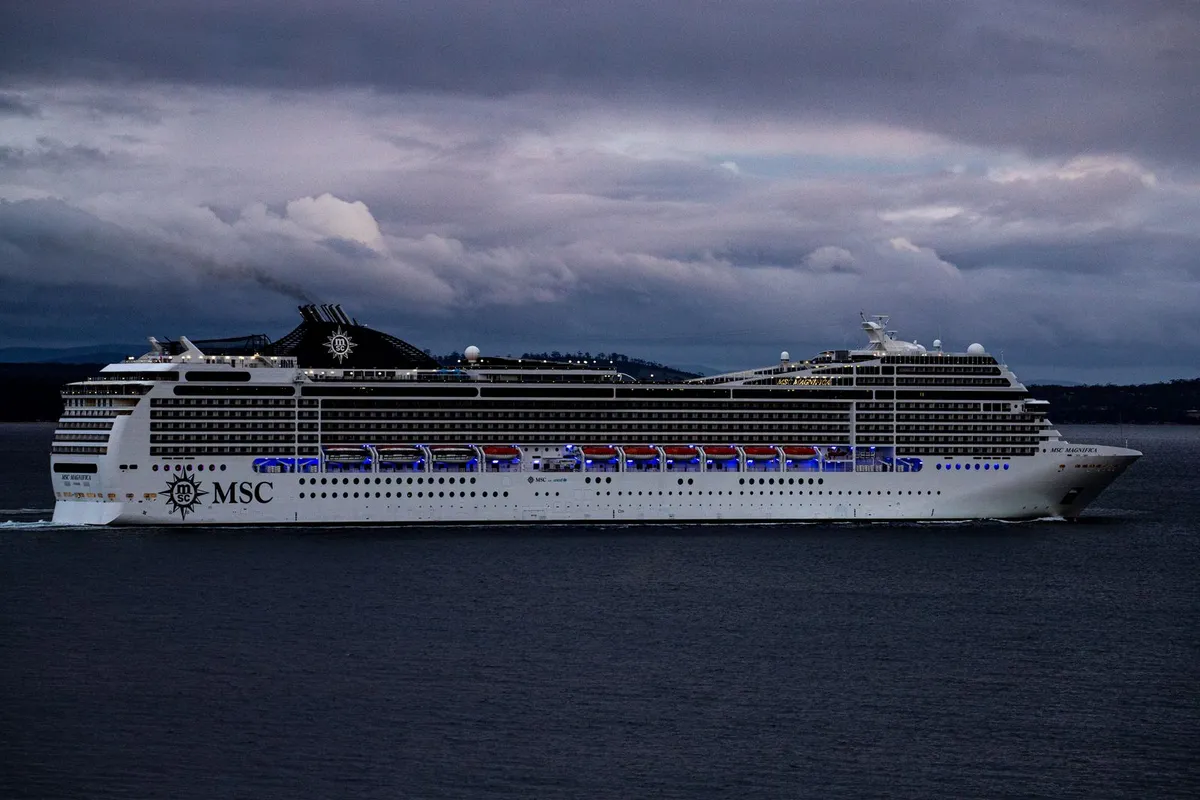 Navio da MSC Cruzeiros navegando