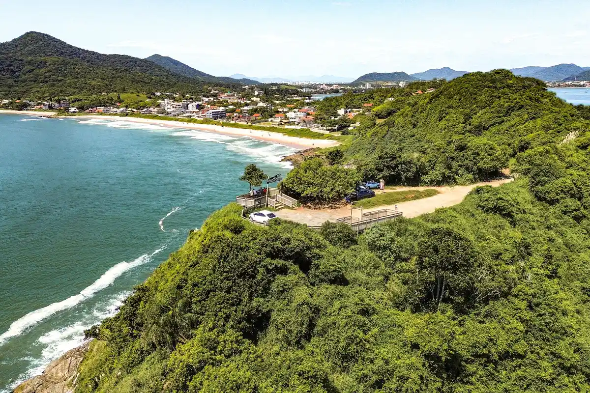 Vista aérea do litoral de Itajaí, em Santa Catarina