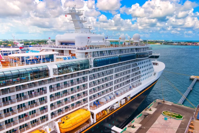 Temporada de cruzeiros abre em Santos com 10 navios até abril