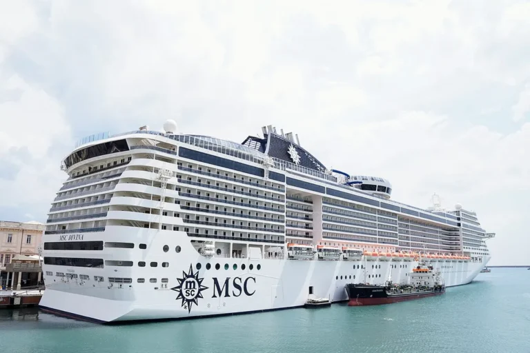 MSC Divina, navio com saídas em fevereiro de Santos