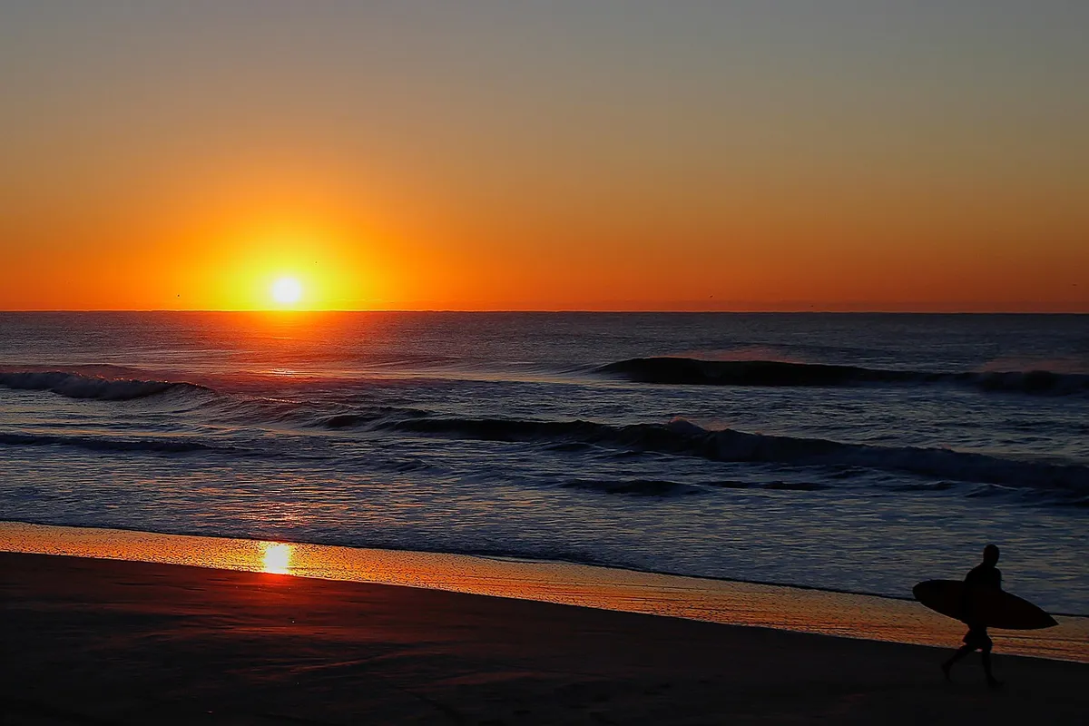 Praia do Campeche em Florianópolis ao amanhecer