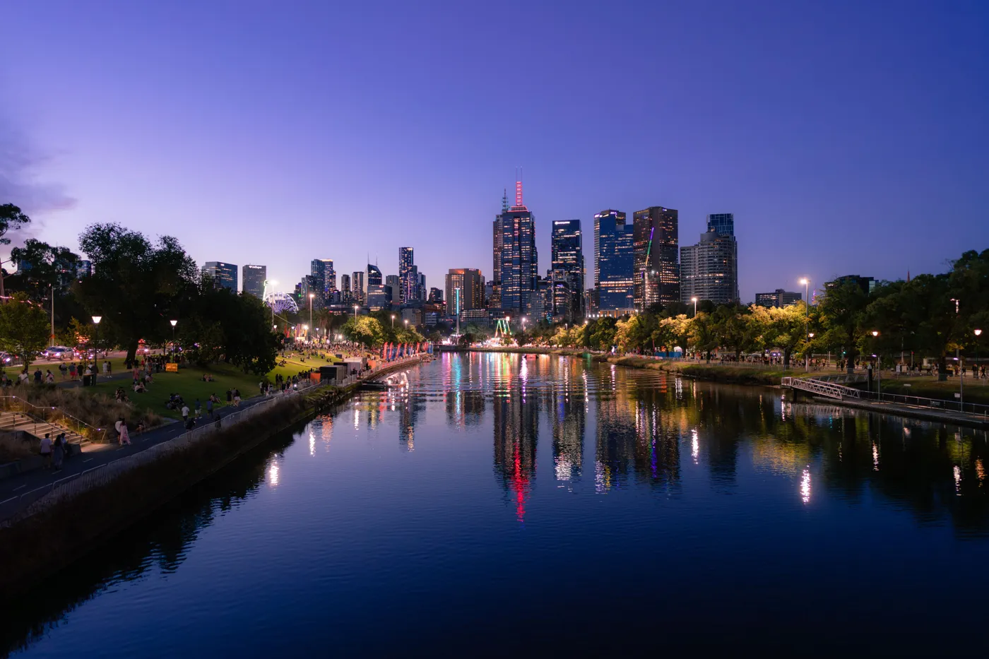 Melbourne ao entardecer para combinar com a viagem ao GP