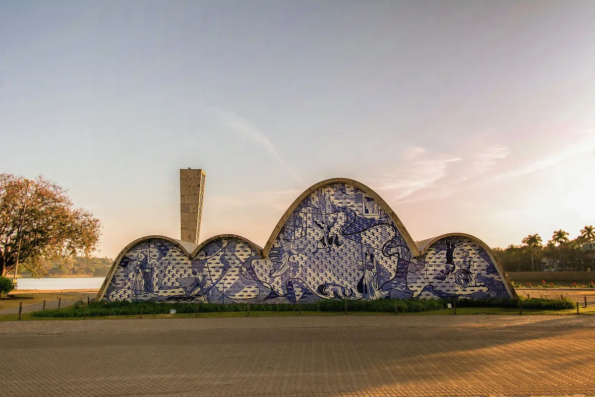 Igreja de São Francisco de Assis na Lagoa da Pampulha, em Belo Horizonte