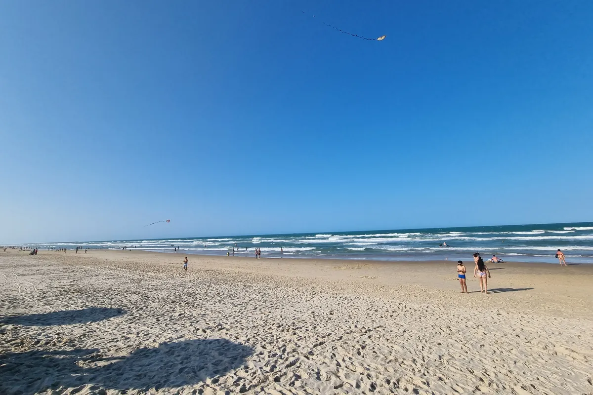 Faixa de areia da Praia do Futuro, em Fortaleza