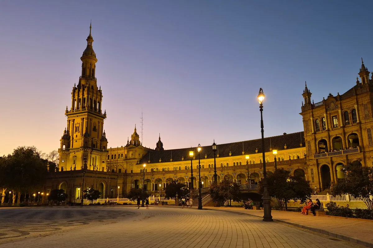 Plaza de España, em Sevilha, ao entardecer