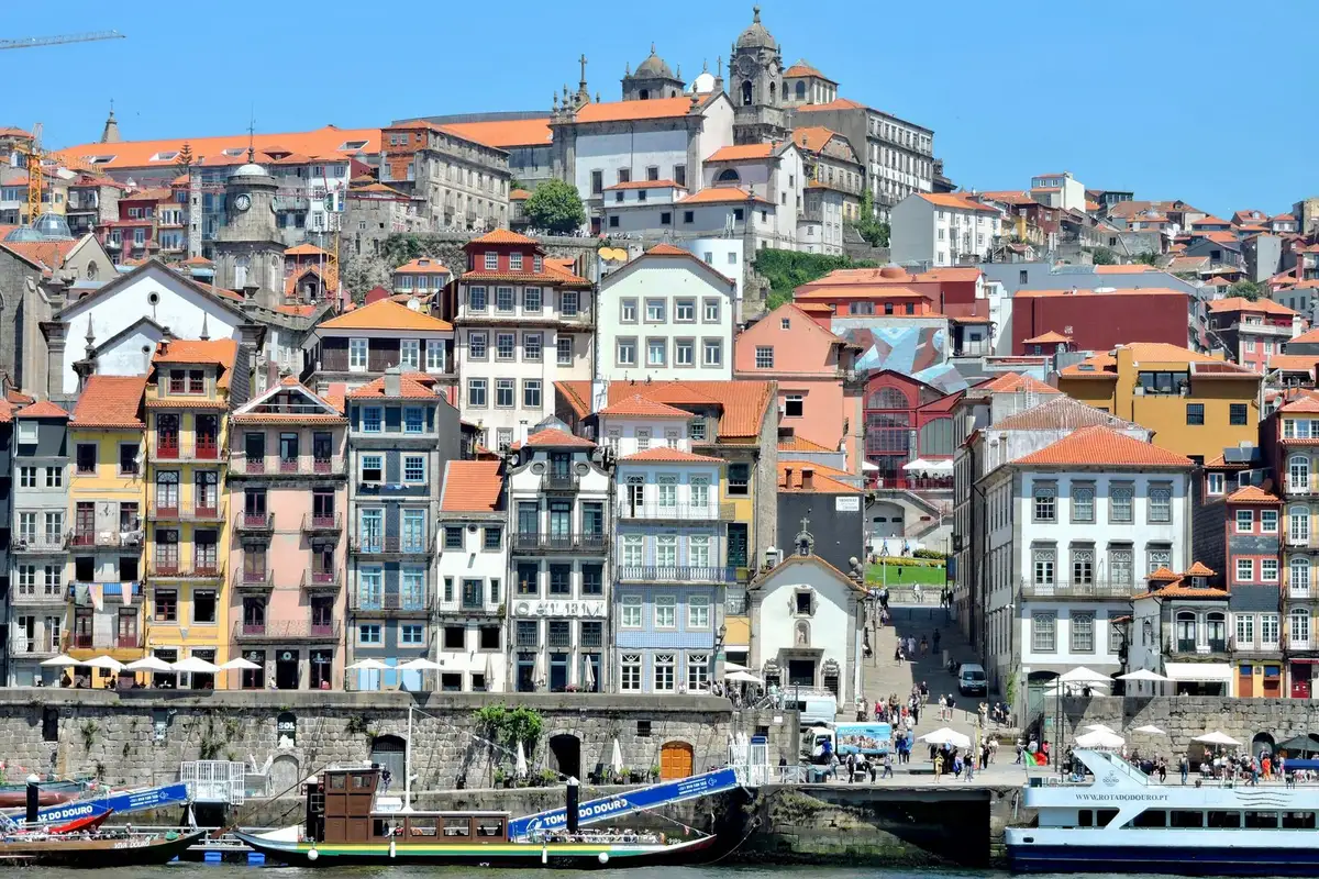 Ribeira do Porto vista do rio Douro