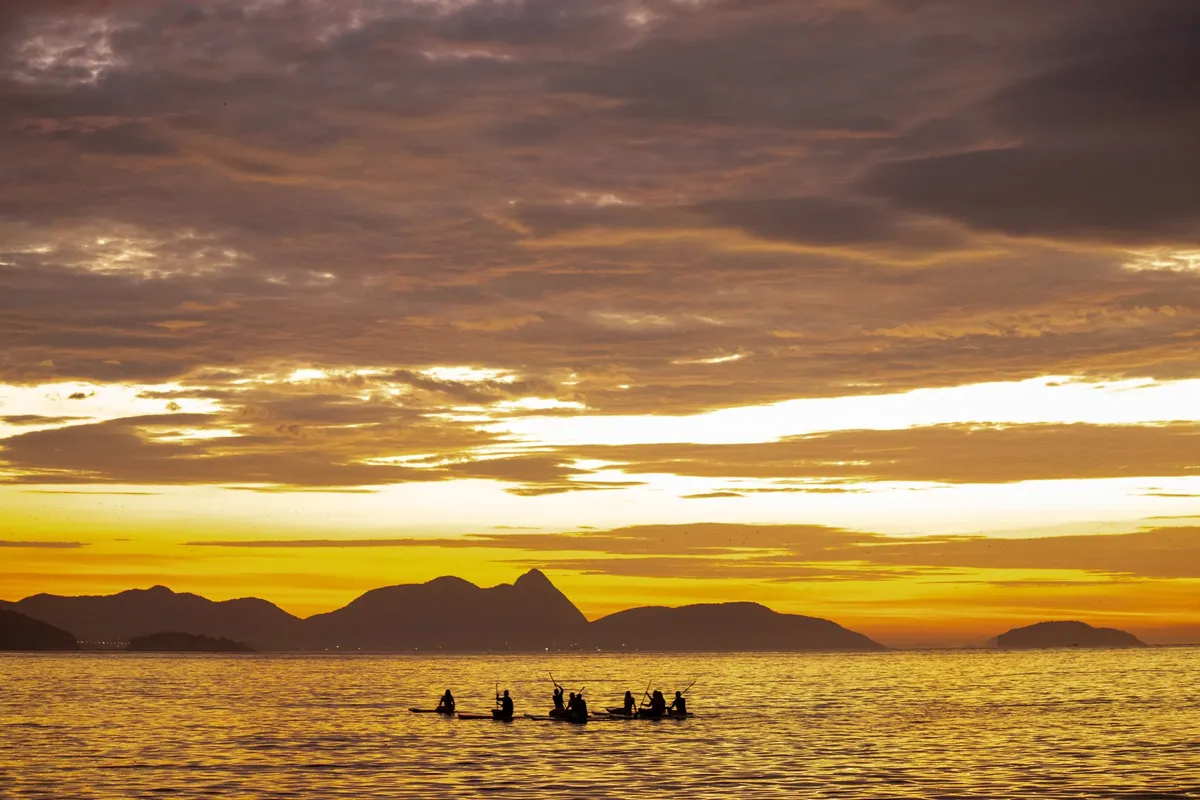 Pôr do sol com vista do Pão de Açúcar, no Rio de Janeiro