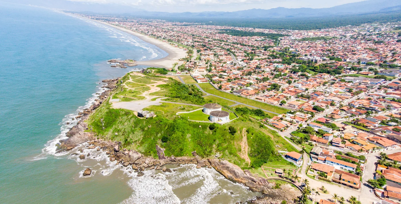 Vista aérea de Itanhaém a partir do Morro do Paranambuco