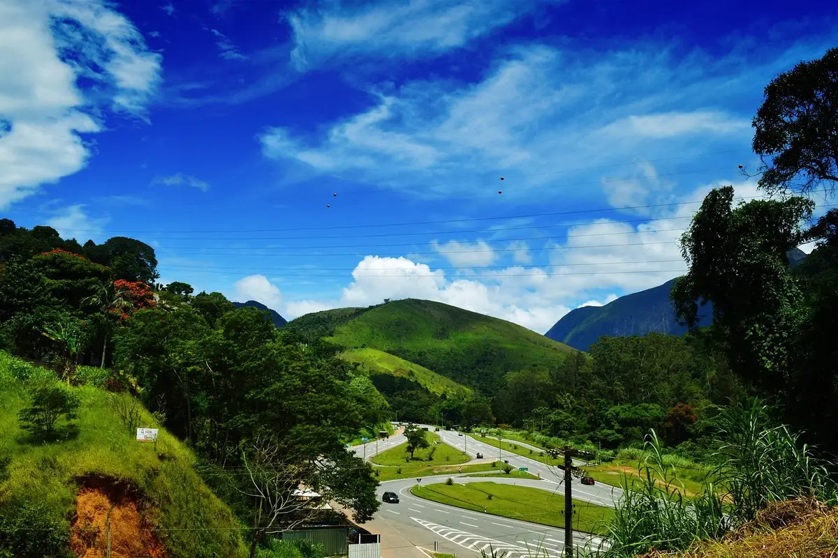 Montanhas da serra em Petrópolis, no estado do Rio de Janeiro