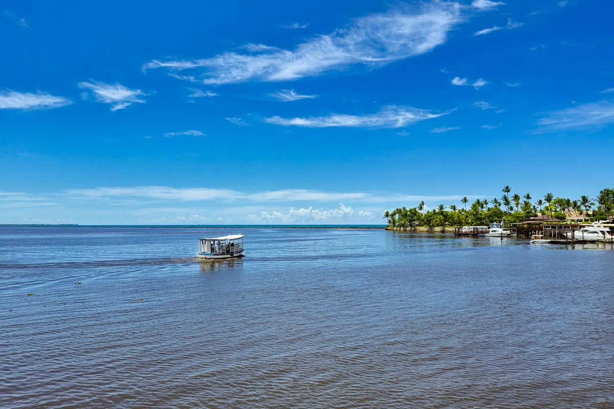 Barcos no Rio Buranhém em Porto Seguro, Bahia